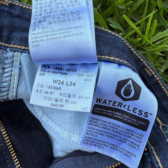 Levi's 711 Navy Skinny Jeans Size 26. Used. Excellent condition. Smoke free home - Picture 8 of 8